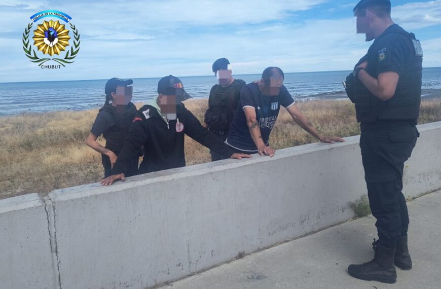 Robaban alambrado de un predio municipal y los detuvieron