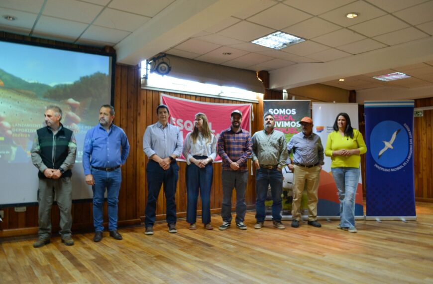 Provincia entregó certificados a más de 60 nuevos Guías de Pesca Deportiva Continental