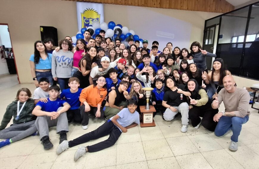 El equipo municipal de natación de Comodoro en lo más alto del podio en el Torneo Provincial