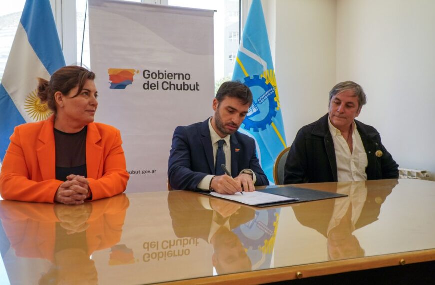 Hidrógeno Verde: Torres encabezó la firma de un importante convenio para la transición energética de Chubut