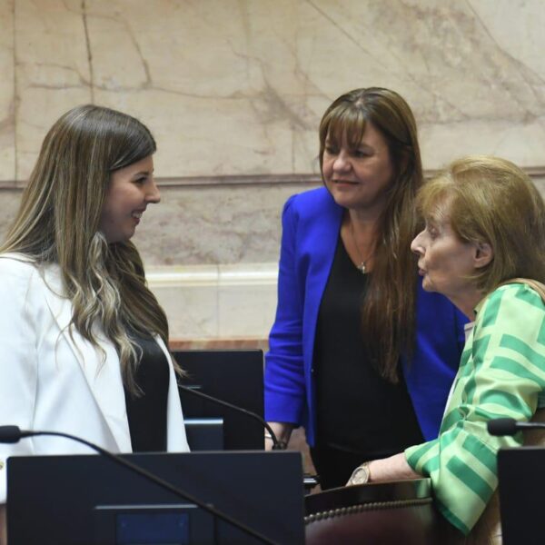 Andrea Cristina: “Apoyamos la suspensión para respetar el debido proceso.”