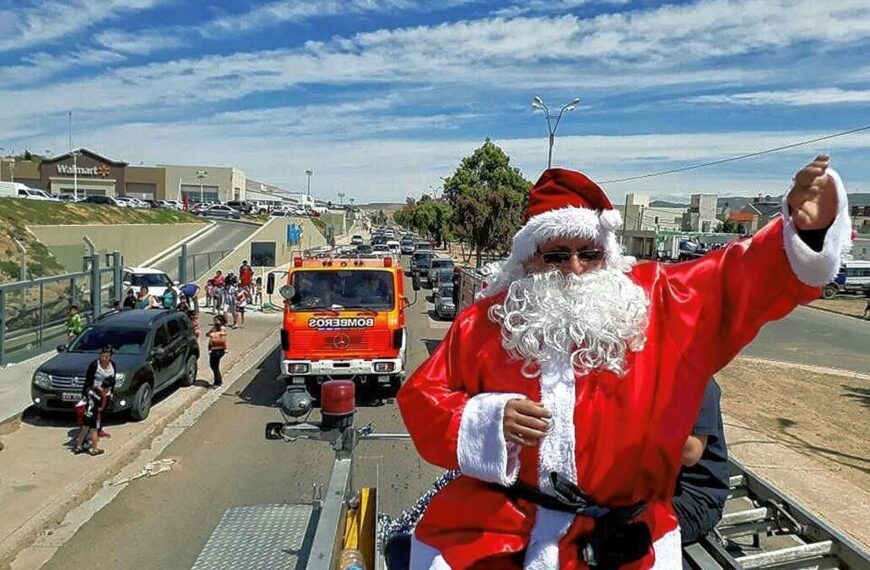 ¡Papá Noel y los Bomberos Voluntarios ya visitan barrios de la zona norte!