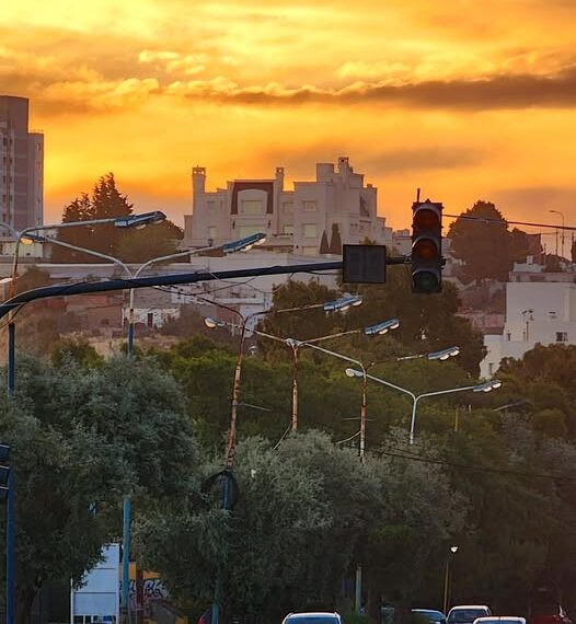 Del viento extremo al alivio: Así empieza la semana en Comodoro ☁️🌤️