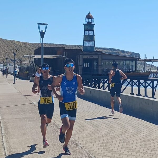 Se corre la 4º fecha del Triatlón Patagónico en Caleta Córdova