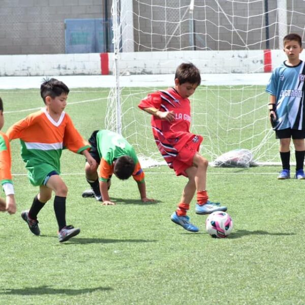 Arranca el campeonato de fútbol de los Juegos Comunitarios “Verano 2025”