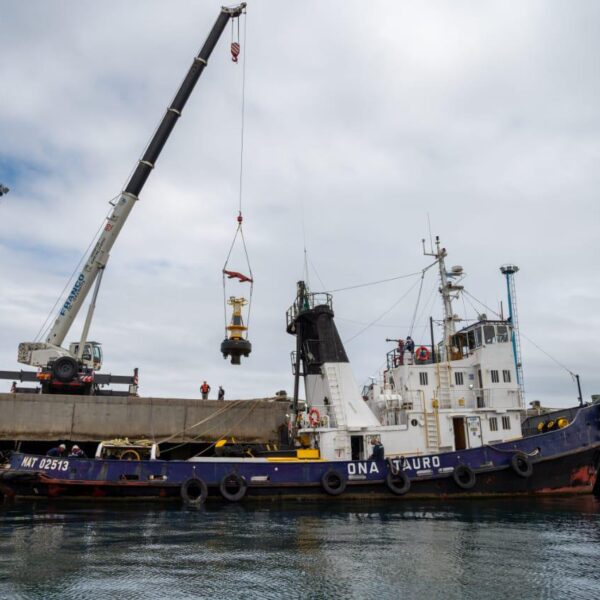 Se instaló una boya oceanográfica “Comodoro II”