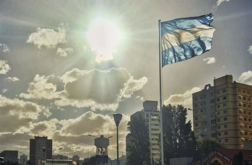 🌬️ ¡Sigue el viento! Jornada ventosa con ráfagas intensas ☀️