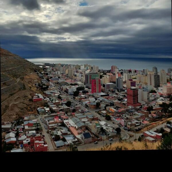 Viento, nubes y lluvias aisladas: así estará el tiempo