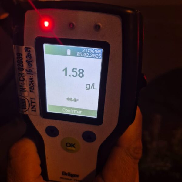 Chocó con un camión, estaba ebrio y sin seguro