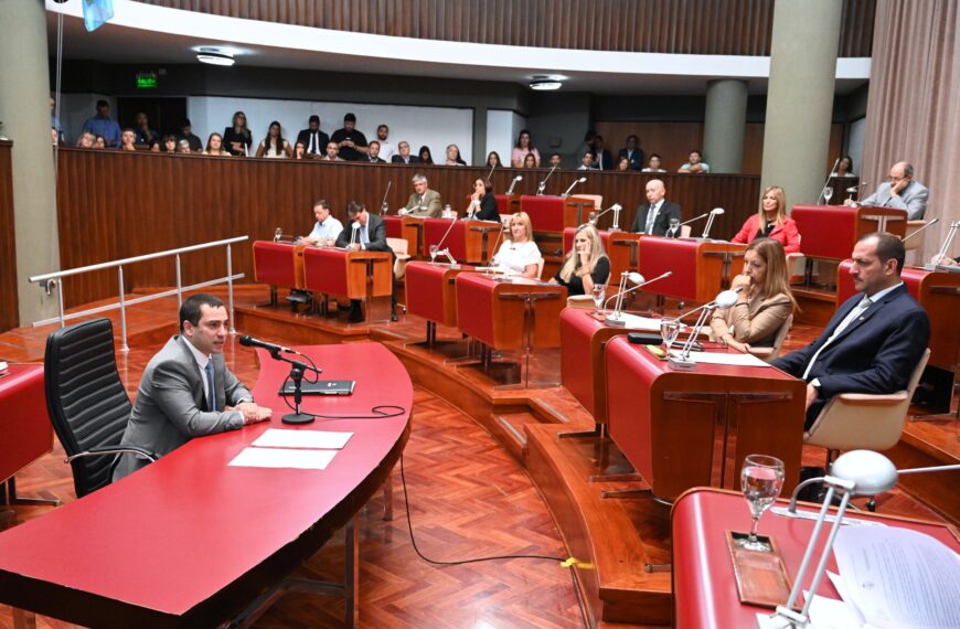 Andrés Giacomone, propuesto por el Poder Ejecutivo como ministro del STJ, respondió 78 preguntas de los diputados en sesión especial