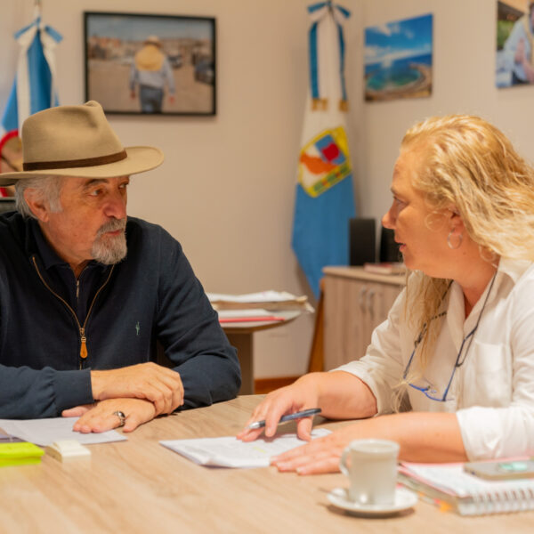 Un trabajo en conjunto para mejorar más de 200 escuelas en Comodoro