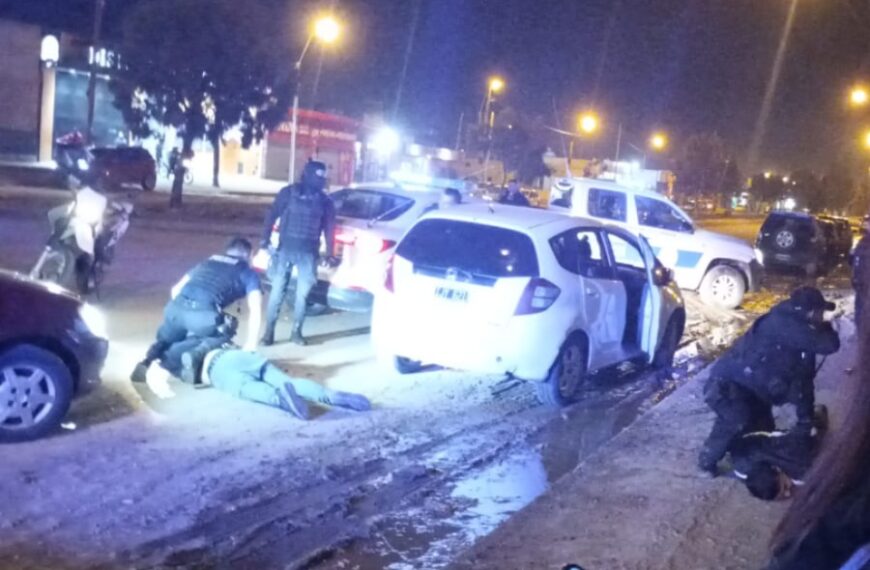 Robaban cubiertas en el centro y fueron detenidos