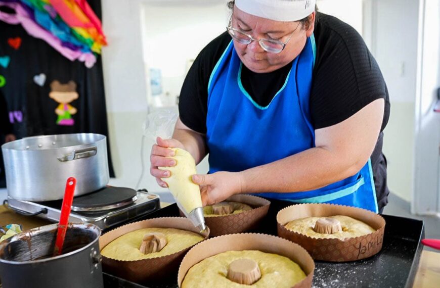 Se concretó un nuevo encuentro del taller “Huevos y rosca de Pascua”