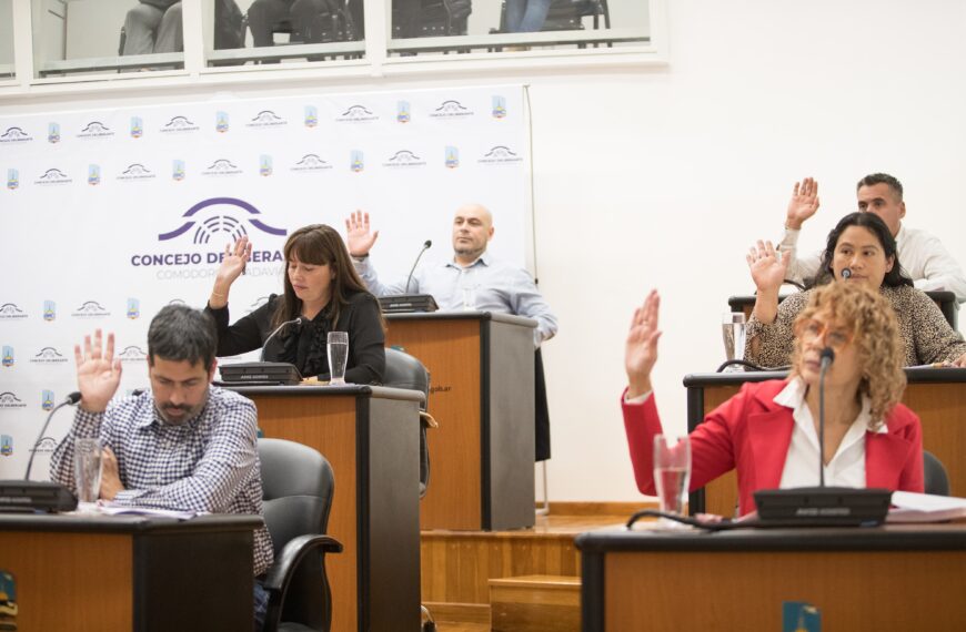 Se aprobó la regulación para salones con piscina
