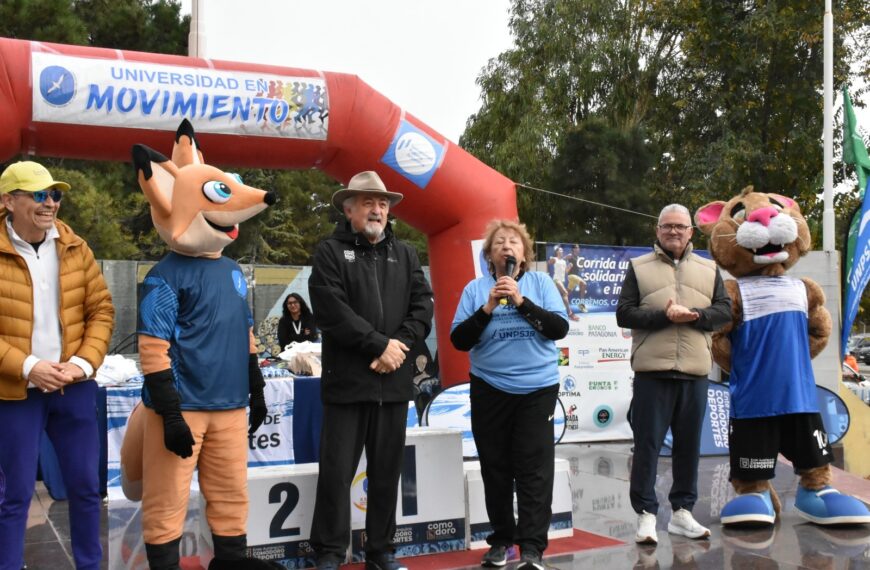 Jorge Mérida y Claudia Arbe ganaron la 10° edición de la Corrida Universitaria
