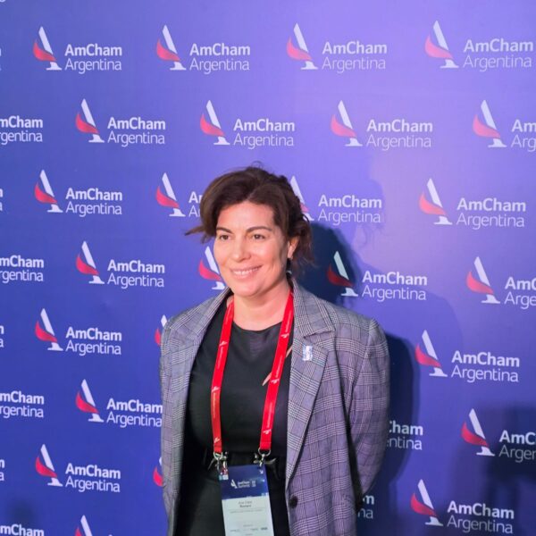 Ana Clara Romero en el AmCham SUMMIT 2025: “Es urgente atraer inversiones para la reconversión productiva de Chubut”