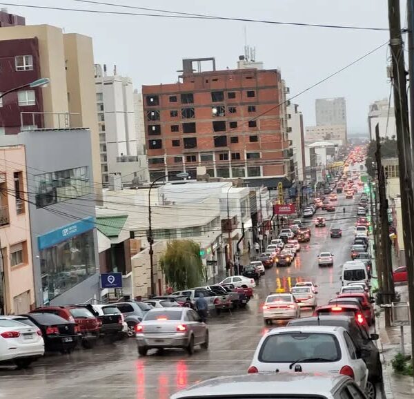 Miércoles con lluvias durante la mañana y viento en la jornada
