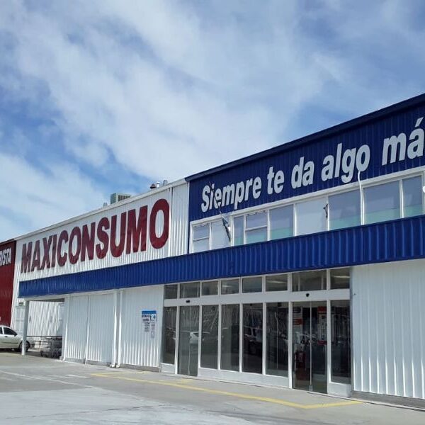 Tres delincuentes armados robaron la recaudación de un supermercado en Comodoro