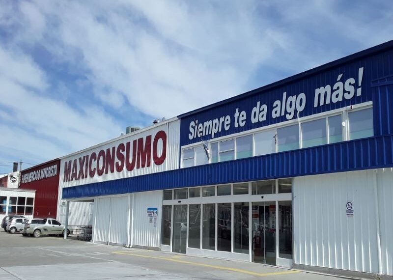Tres delincuentes armados robaron la recaudación de un supermercado en Comodoro