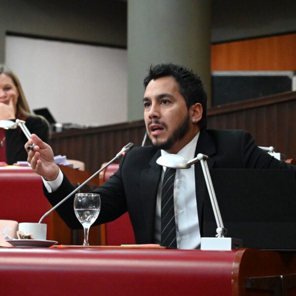Coliñir cuestiona el endeudamiento provincial y advierte por la falta de transparencia en Chubut