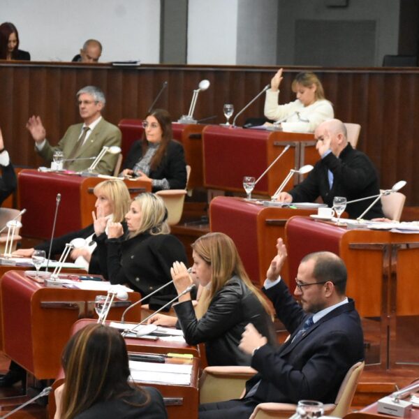 La Legislatura aprobó el Acuerdo de Competitividad y Paz Social en la Cuenca del Golfo San Jorge