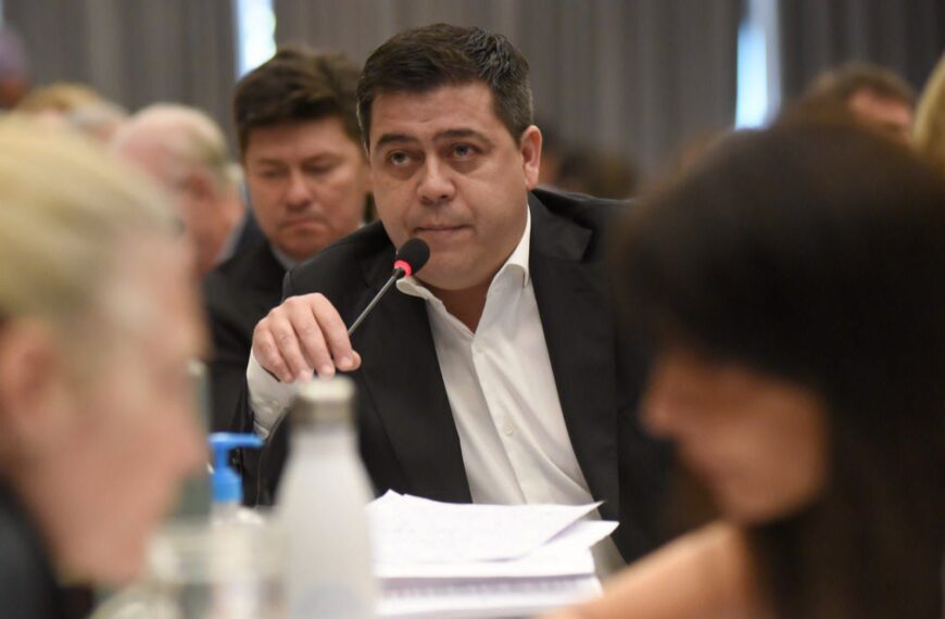 Treffinger compartió información oficial sobre el conflicto del langostino