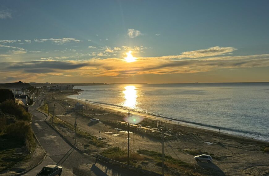 Jueves algo ventoso y parcialmente nublado