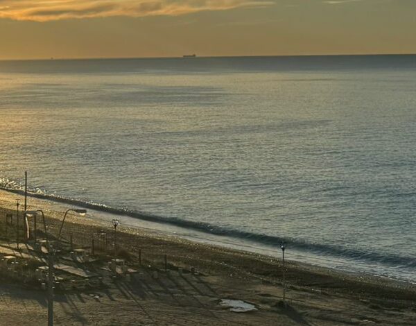Jueves algo ventoso y parcialmente nublado