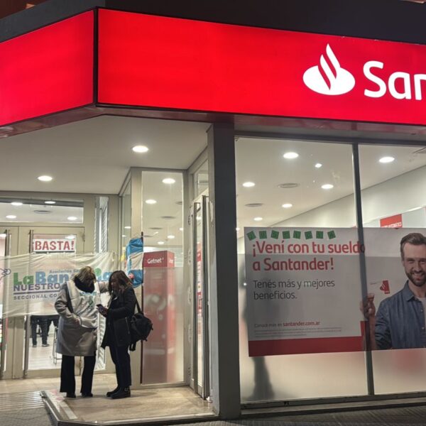 Denuncian despidos en Santander y acusan prácticas “insensibles”