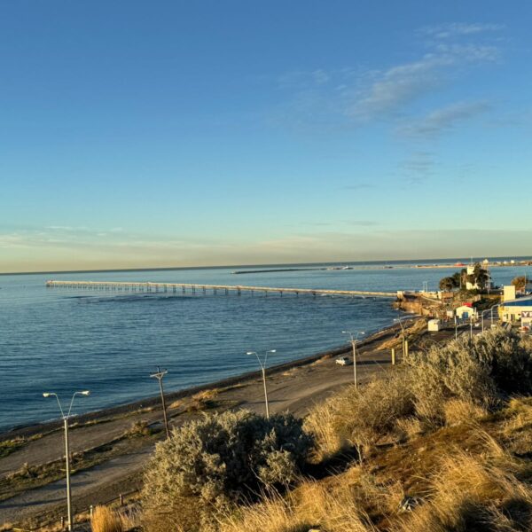 Sábado mayormente nublado