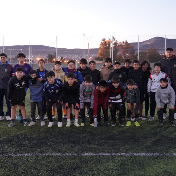 Portugués inauguró su cancha de césped sintético auxiliar y el flamante gimnasio