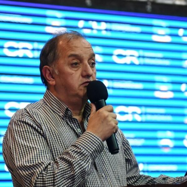 Carlos Linares : “Este no es momento de disputar, es momento de unir”