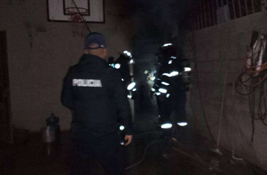 Una mujer logró contener un incendio en su vivienda