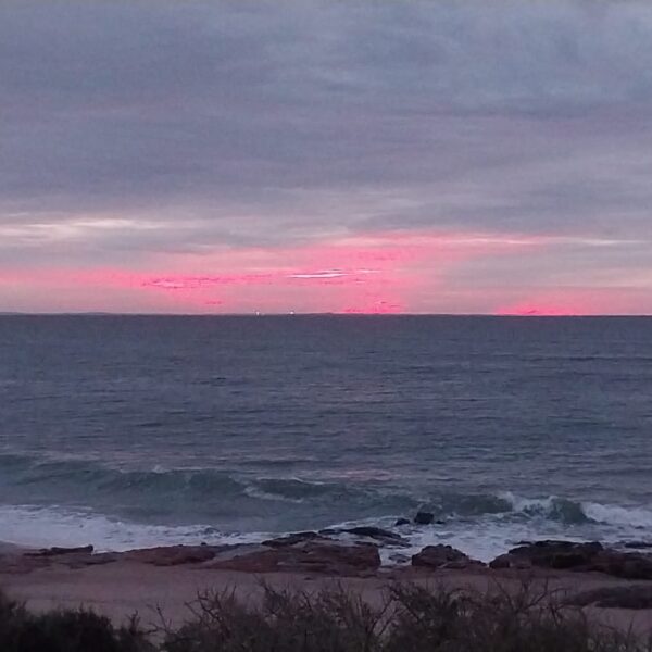 Jornada fresca con lluvias aisladas en gran parte del día