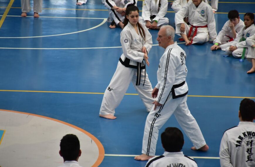 Héctor Marano, referente mundial del Taekwondo dictó una Master Class en Comodoro