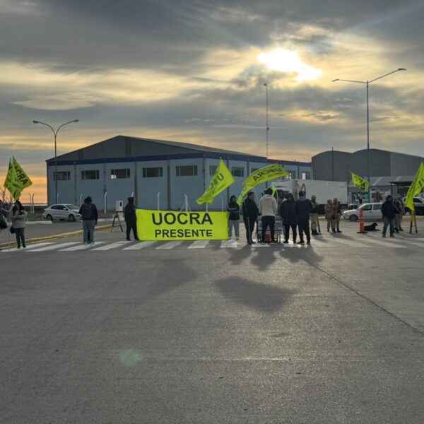 Tensión en el puerto: UOCRA reclama por ingresos laborales y la administradora rechaza la protesta