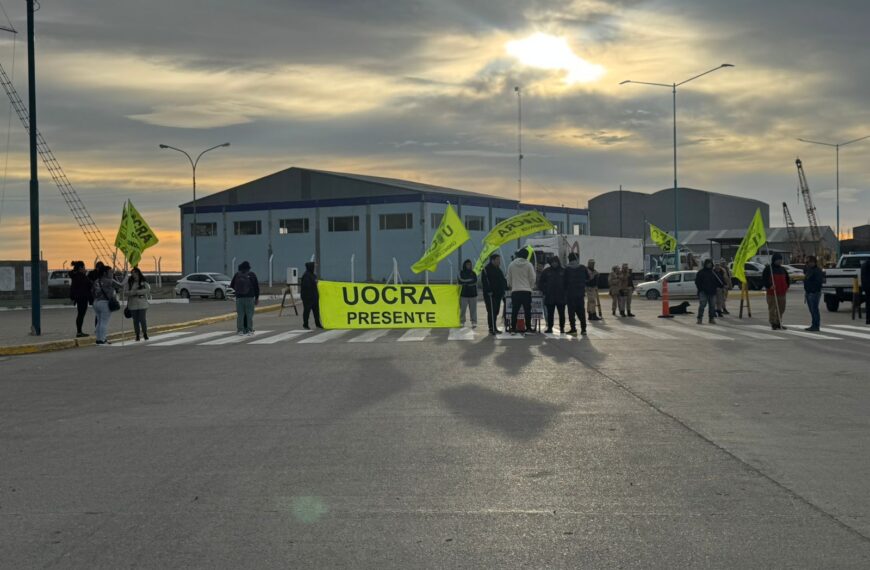 Tensión en el puerto: UOCRA reclama por ingresos laborales y la administradora rechaza la protesta