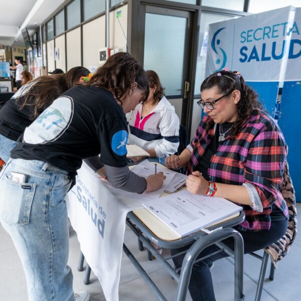 Salud Municipal realizó testeos gratuitos de VIH y Sífilis en la Universidad