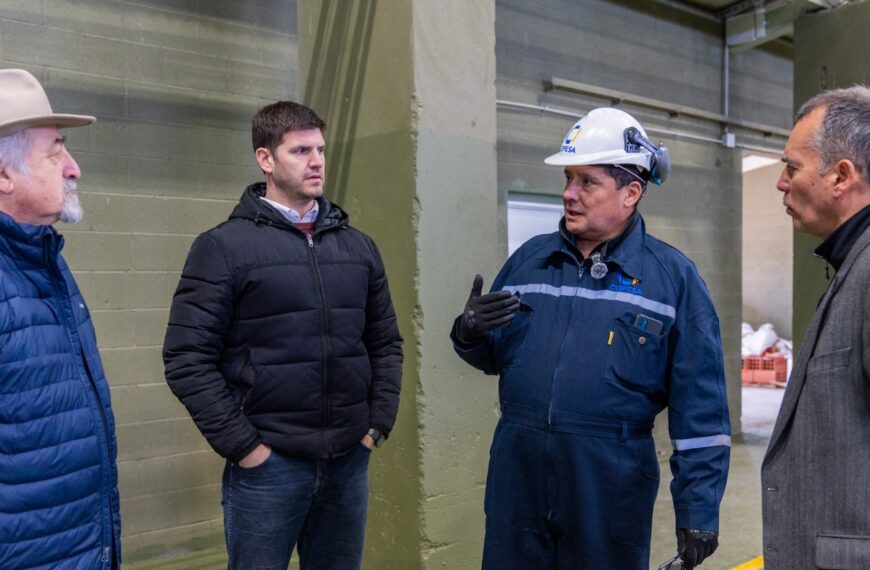 El intendente Othar Macharashvili visitó la planta de reciclaje de caucho en Caleta Olivia