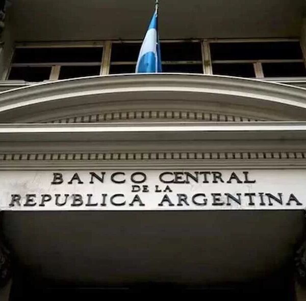 BCRA refuerza controles: quienes accedan al mercado oficial no podrán operar dólar financiero por 90 días