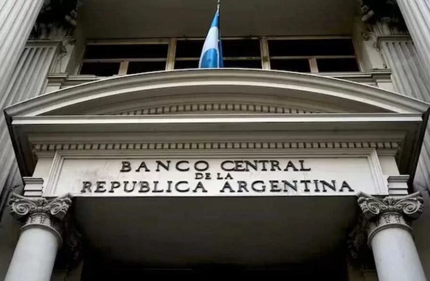 BCRA refuerza controles: quienes accedan al mercado oficial no podrán operar dólar financiero por 90 días
