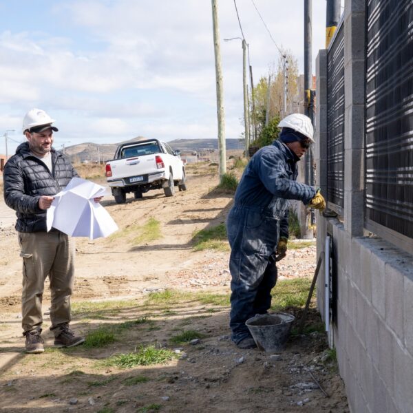 Con la instalación de nichos, comenzó la ampliación de la red de gas natural para el barrio Ara San Juan