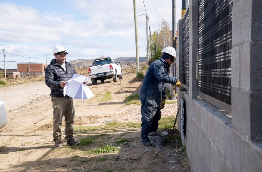 Con la instalación de nichos, comenzó la ampliación de la red de gas natural para el barrio Ara San Juan