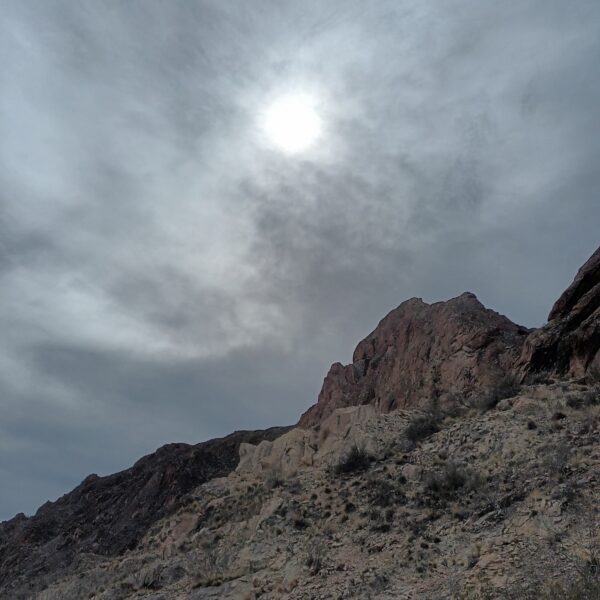 Seguirá el viento y desciende la temperatura