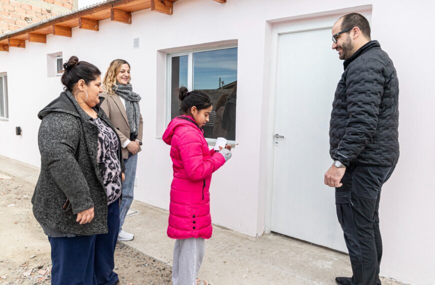 Se entregaron dos viviendas sociales a familias en situación de vulnerabilidad