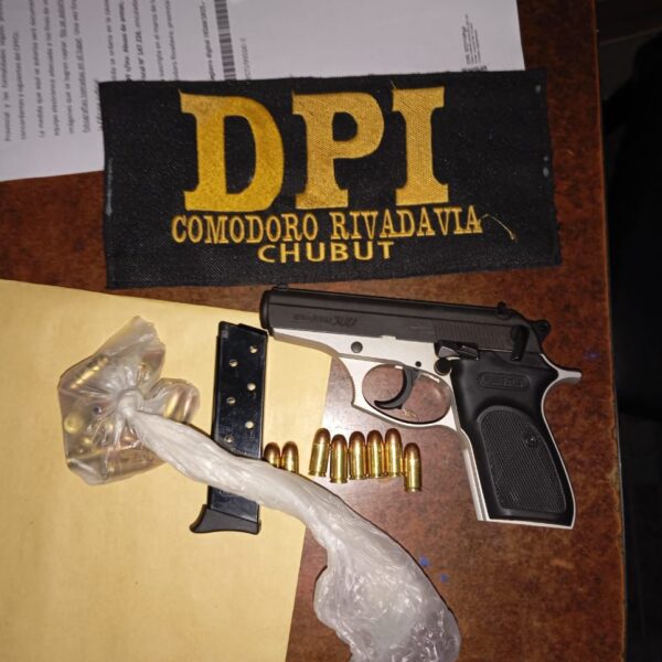 En 19 allanamientos, la Policía del Chubut secuestró armas, droga, dinero en efectivo y una cantidad inédita de municiones