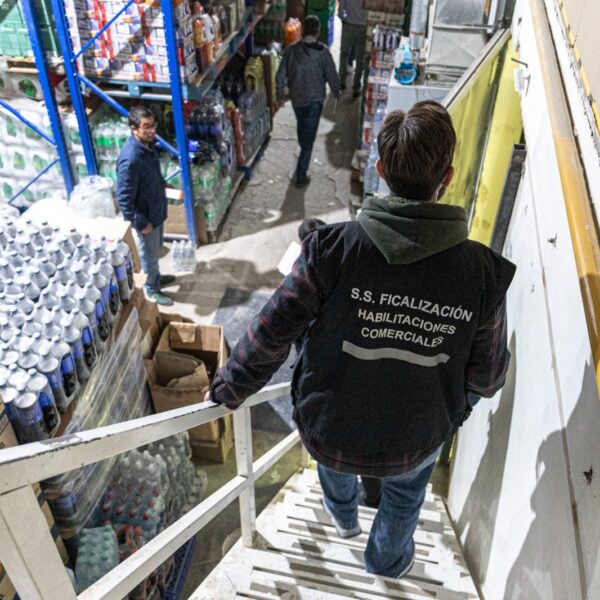 Detectaron numerosas irregularidades en un supermercado del barrio San Cayetano