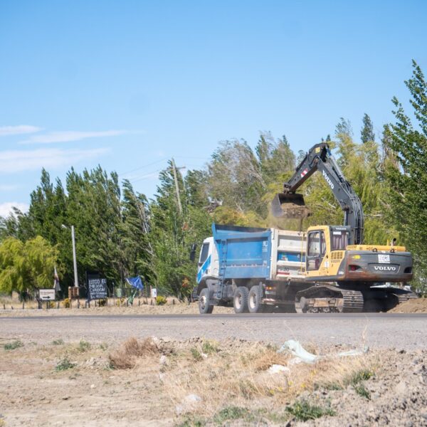 Con maquinaria vial, el Municipio avanza en el mantenimiento preventivo de zonas de desagüe