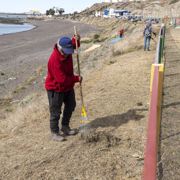 Se potencian las tareas de limpieza en espacios públicos de la ciudad