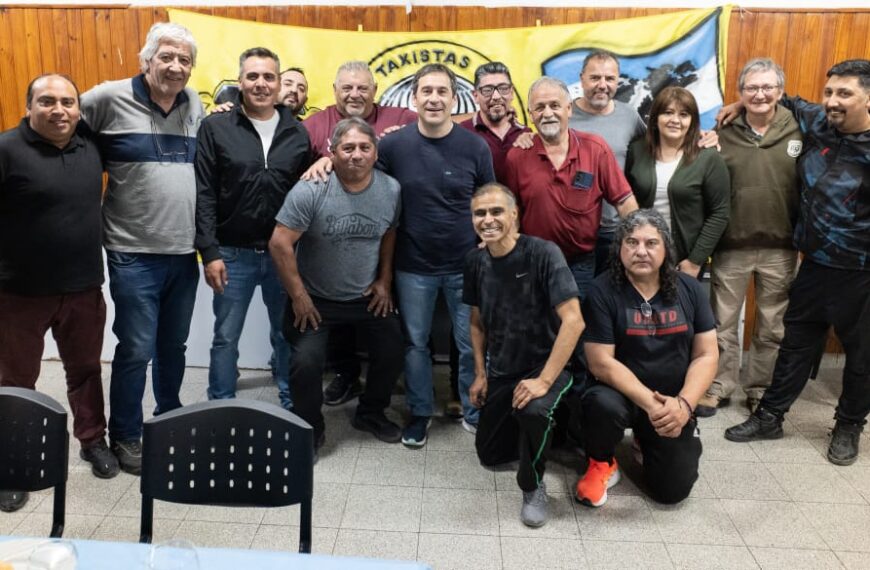 Luque se reunió con taxistas…